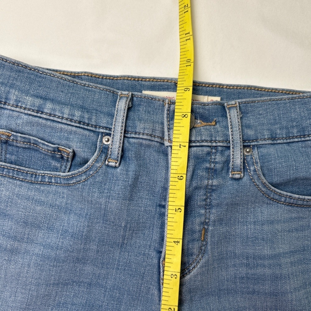 Levi's Womens 311 Shaping Skinny Capri Size 26/2 Medium Wash Mid Rise Stretch - Picture 8 of 11